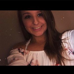 Meet your Posher, Caleigh